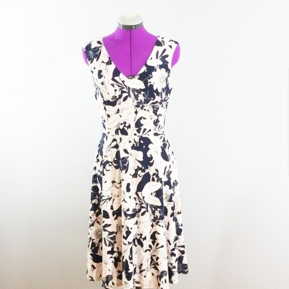 Tommy Hilfiger Dresses & Skirts - Tommy Hilfiger Floral dress